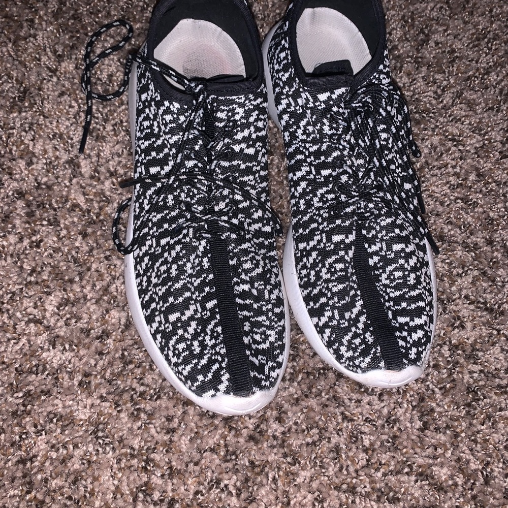Shoes - Picture 2 of 2